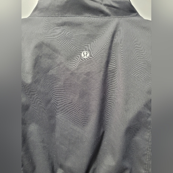 Lululemon grey hooded jacket, size 4 - Picture 7 of 7